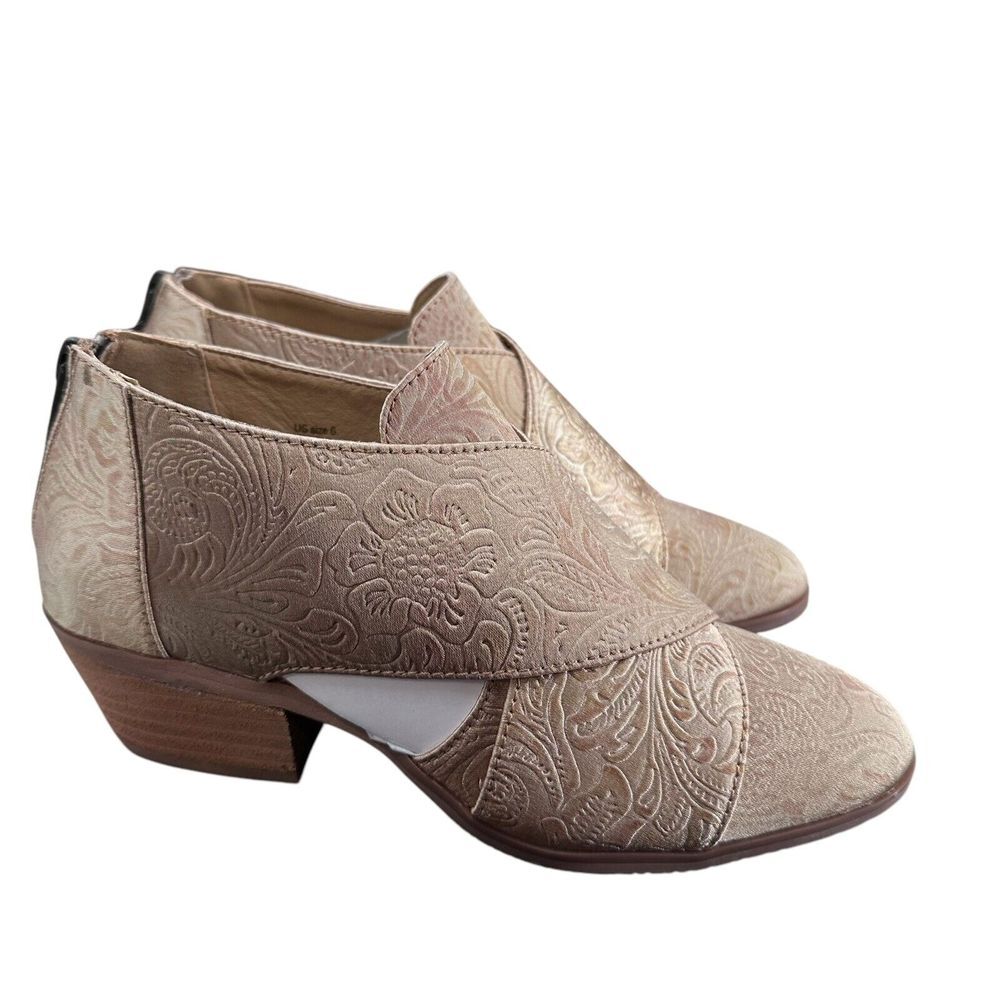 Very Volatile Glossy Gold Women's‎ Shoes Size 6 M Booties Boots NIB